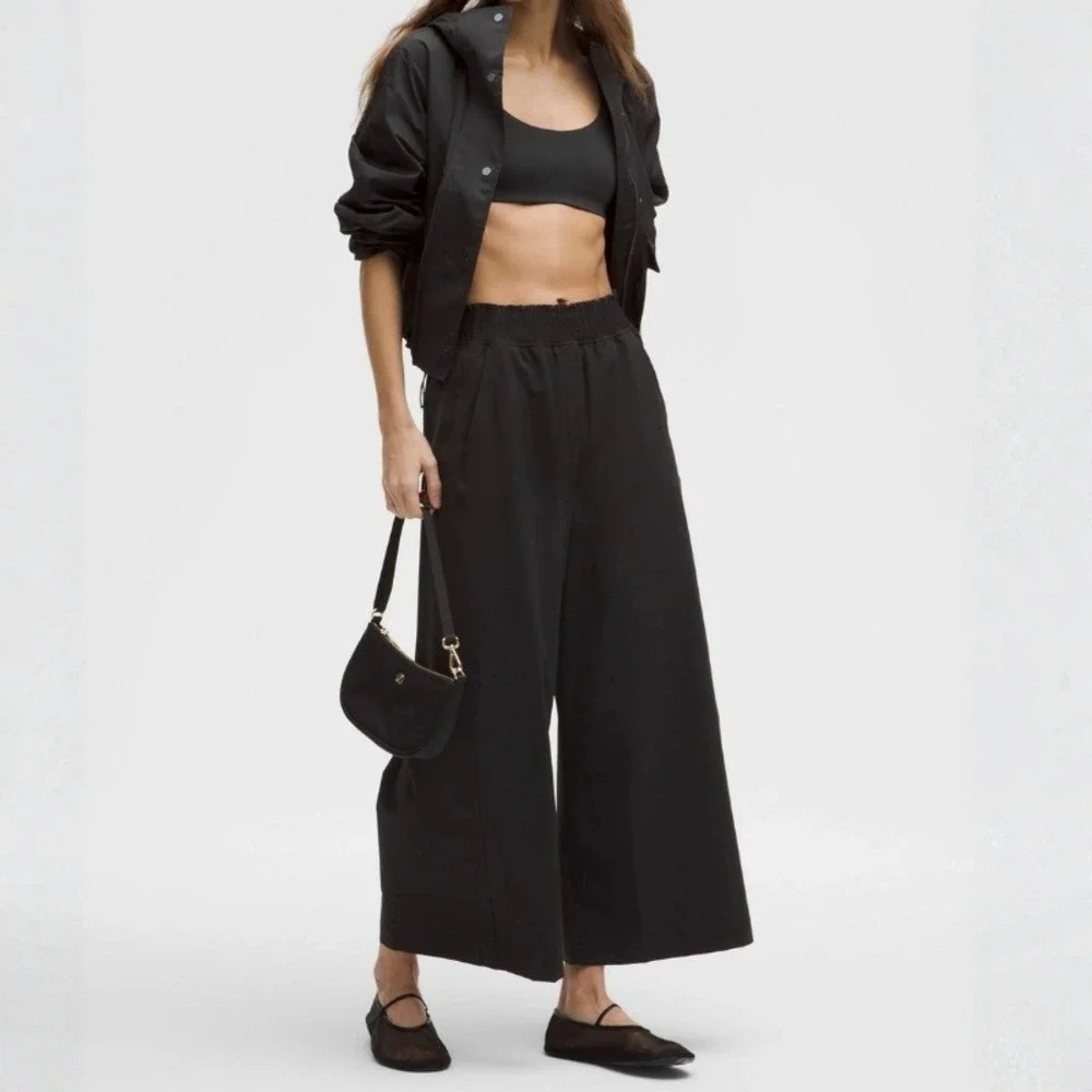 Lululemon Stretch Woven Ruffle-Waist Wide-Leg Cropped Pants Black LW6CWBS Size L